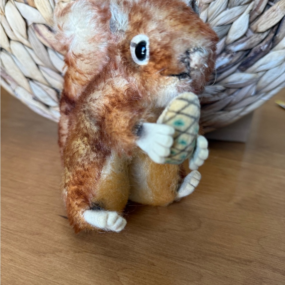 Vintage Steiff Brown and White Plush “Perri” Squirrel Toy